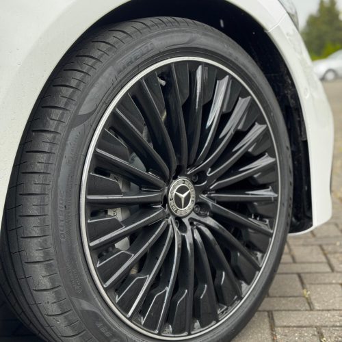 Mercedes-Benz E-Klasa 2025 do ślubu